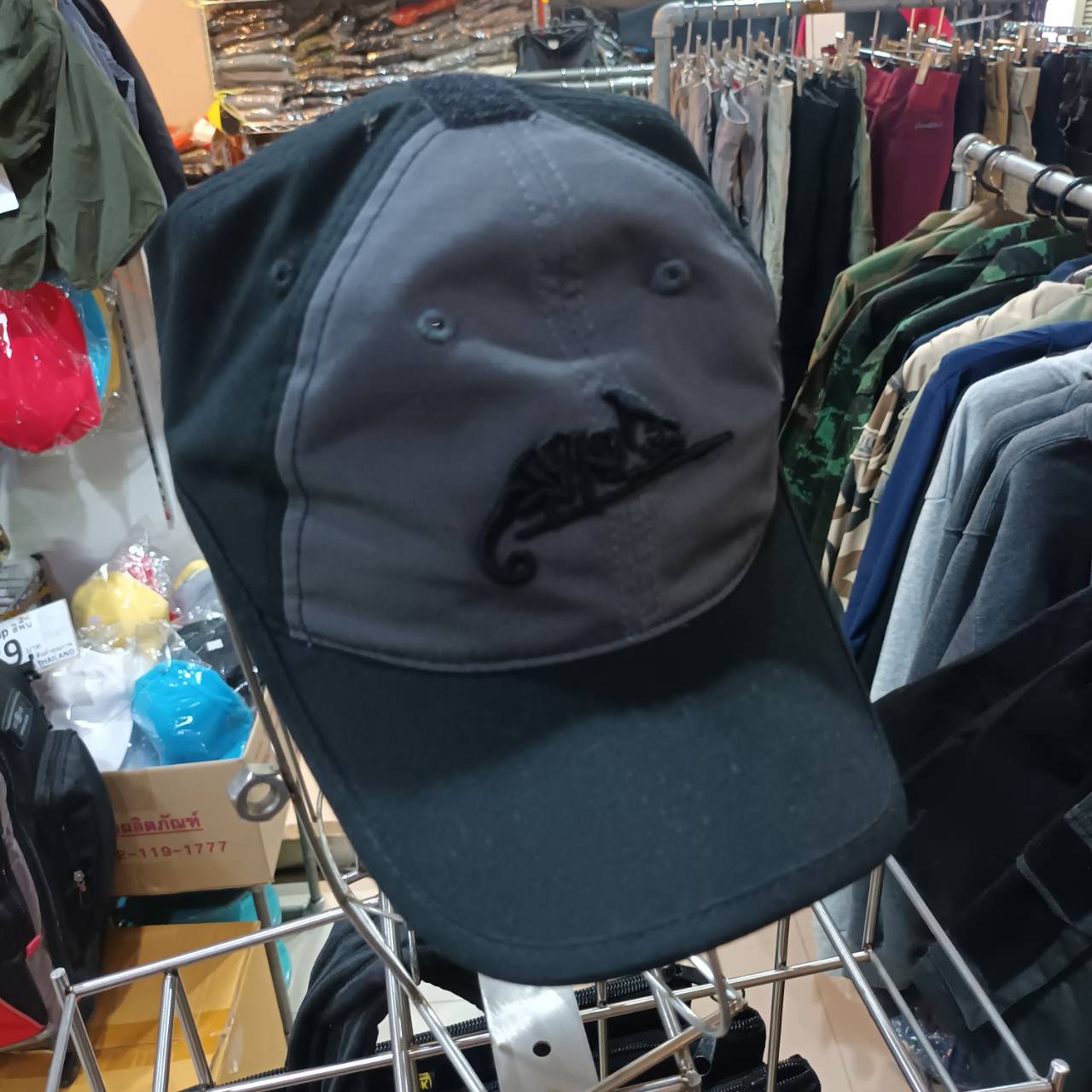 หมวกแก๊ปมีโลโก้ HELIKON TEX LOGO CAP Black-Shadow Grey