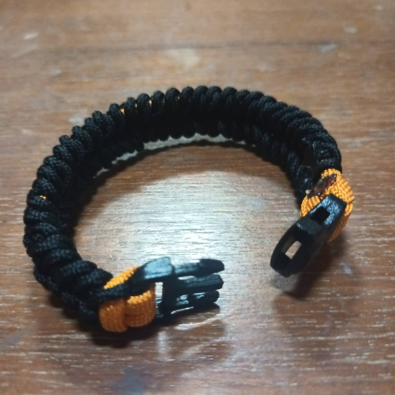 MC2THAILAND Virgo Knot Paracord Bracelet Model 01 Core Orange4mm / Black 2mm Color