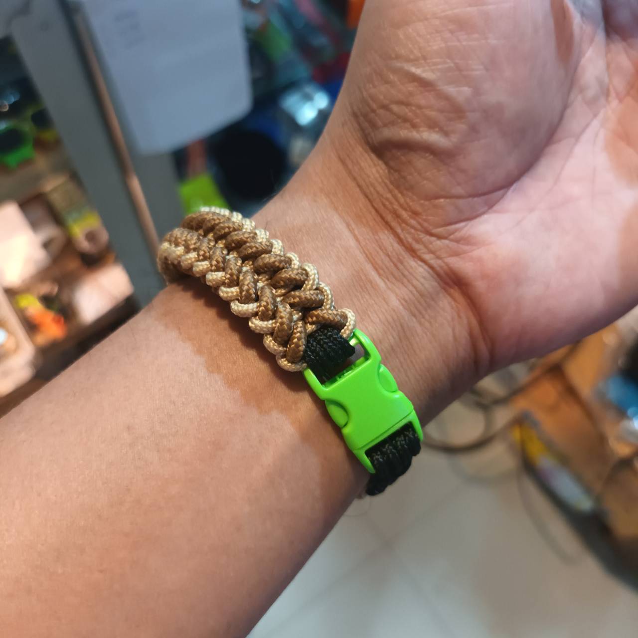 MC2THAILAND MAD MAX Knot Bracelet Paracord 2mm Model 01 Green Snap Lock Black/Tan-Brown Colors