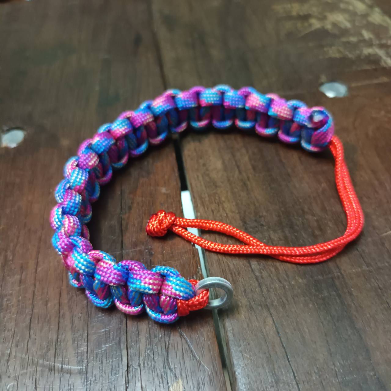 MC2THAILAND COBRA KNOT CORE-RED 2mm Paracord Bracelet Model 01 BOLT RAINBOW 4mm Color