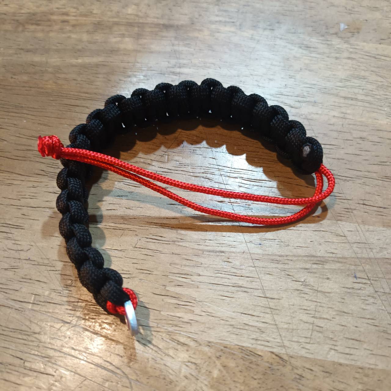 MC2THAILAND COBRA KNOT CORE RED 2mm Paracord Bracelet Model 01 BLACK 4mm Color