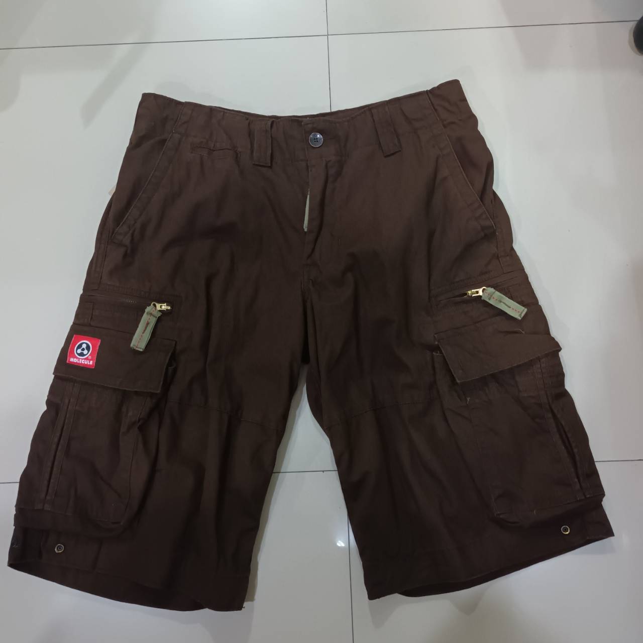 M0LECULE CARGO SHORTS Series 50007 กางเกงขาสั้น 3ส่วน COLOR BROWN