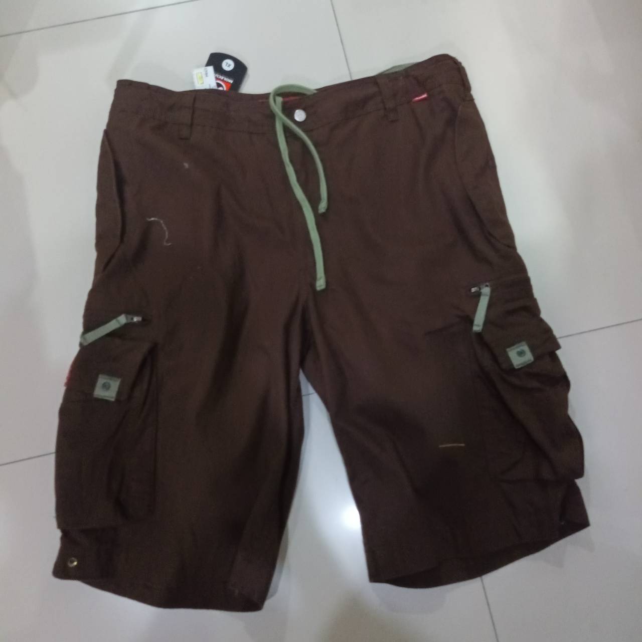 M0LECULE CARGO SHORTS Series 45020 กางเกงขาสั้น 3ส่วน COLOR BROWN