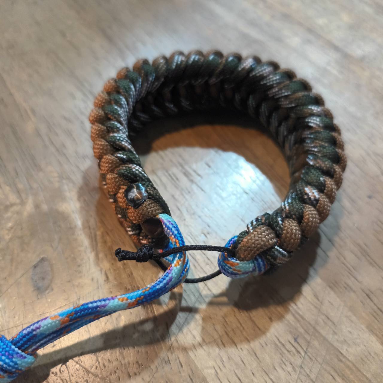 MC2THAILAND MAD MAX Knot CORE BLUE CAMOU 4mm Paracord Bracelet Model 03 Micro cord line Rope BROWN / GREEN CAMOU 4mm