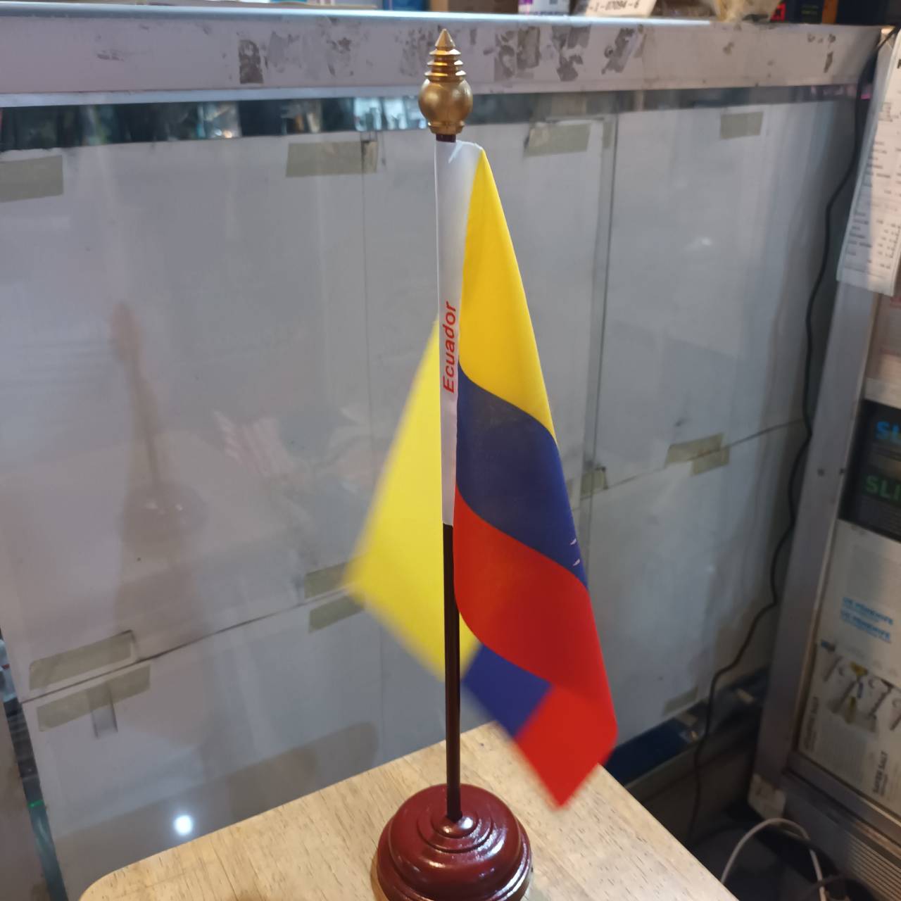 ECUADOR เอกวาดอ ธง ธงเดี่ยว ธงตั้งโต๊ะ International Flag