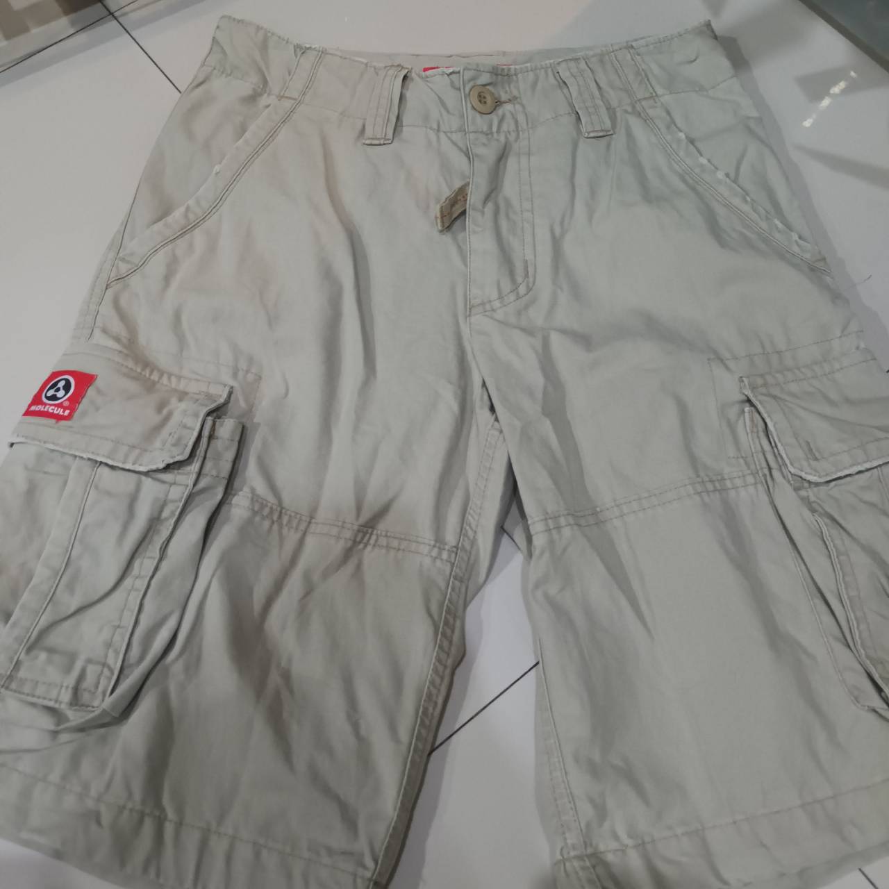 M0LECULE CARGO SHORTS Series 54001 กางเกงขาสั้น 3ส่วน COLOR KHAKI