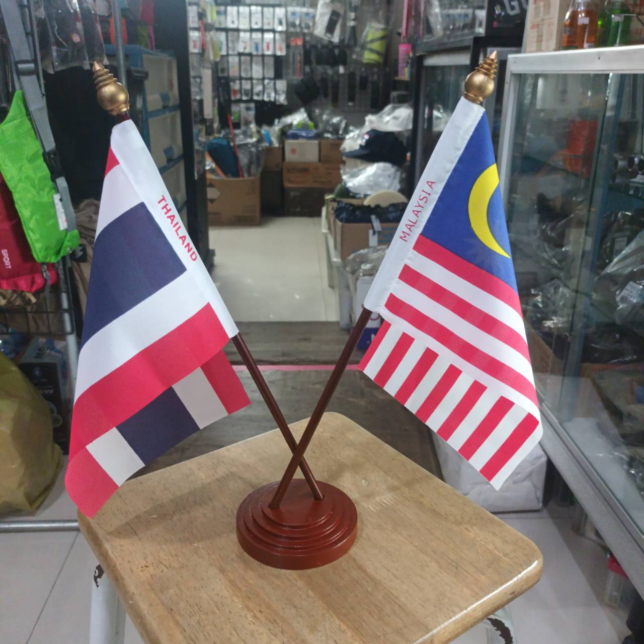 THAILAND MALAYSIA ไทย มาเลเซีย International Flag ธง ธงไขว้ ธงตั้งโต๊ะ