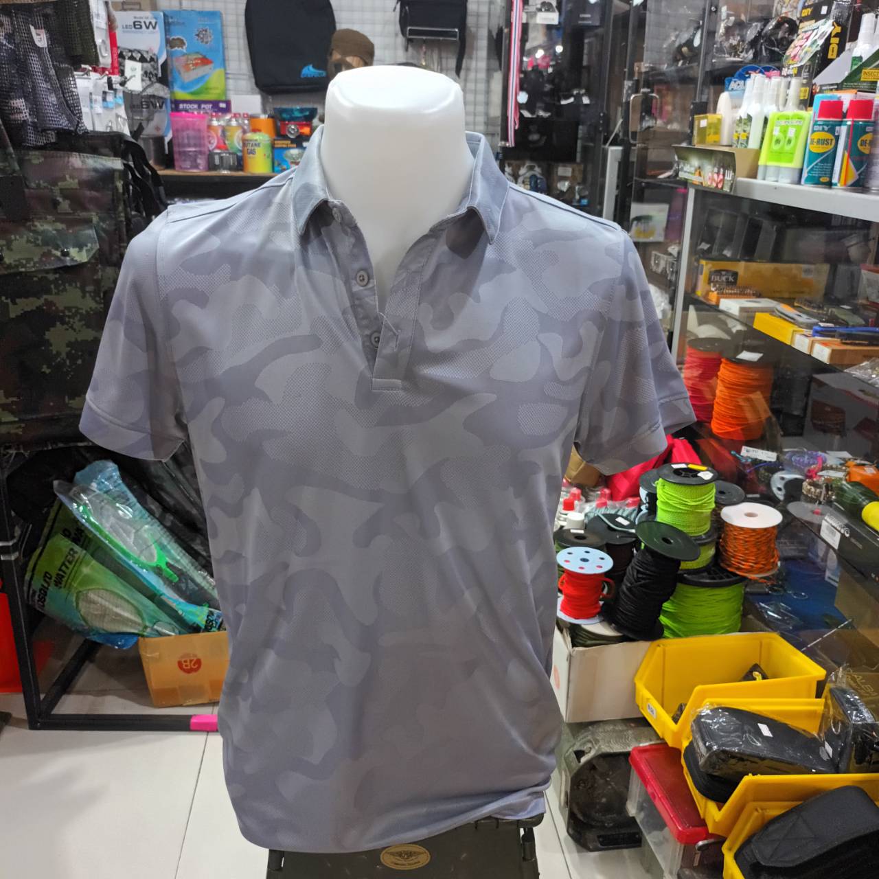 Tec40 Mag cool POLO SHIRT เสื้อคอโปโล สีเทาอ่อน