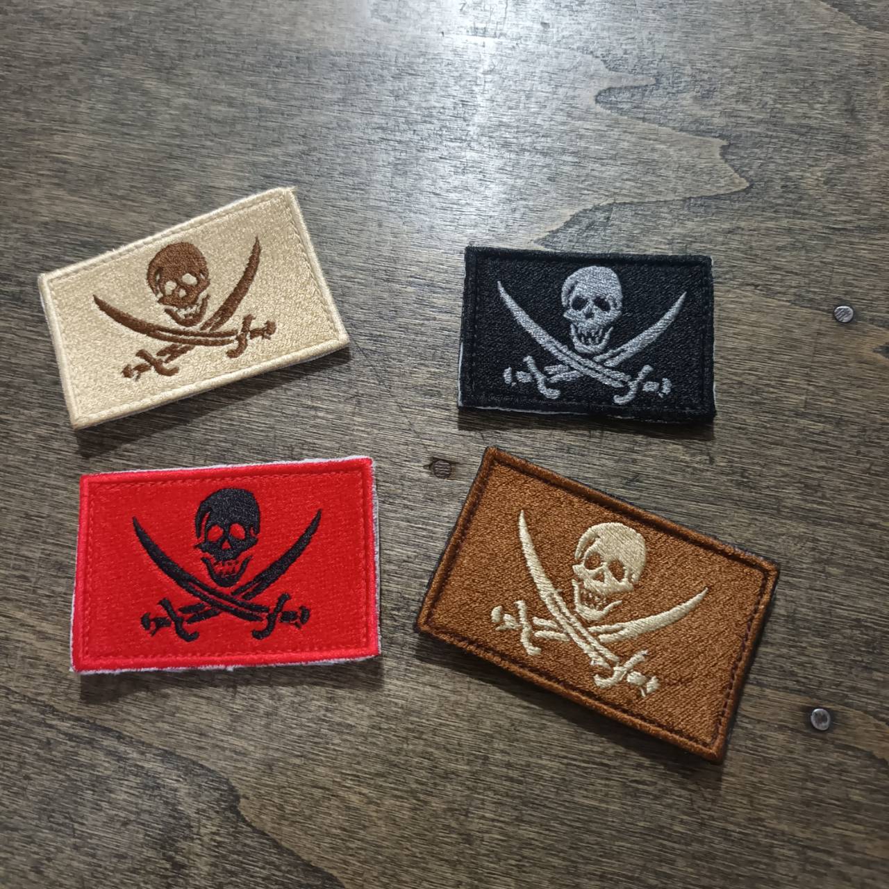 Tec40 VELCRO PATCH TACTICAL PIRATE สีดำ สีแดง สีน้ำตาล สีกากี